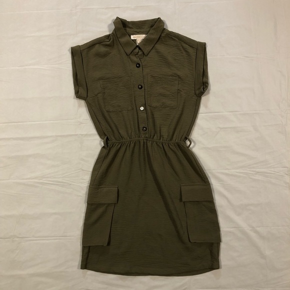 Monteau Dresses & Skirts - Monteau Short Sleeve Elastic Waist Pullover Collared Thyme Green Dress size XS